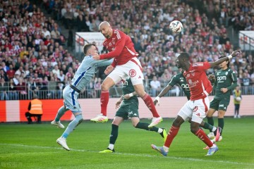 法甲冷门夜!2-1,94分钟绝杀,法甲第8掀翻法甲第2,迎来2连胜