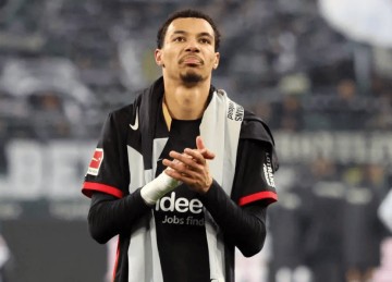 绝了，求购1亿混子前锋！曼联首签曝光！德甲刷数据，恐再次吃亏