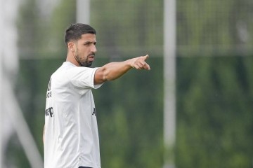 赫迪拉:巴萨和巴黎目前处在所有欧冠球队之上,国米也是争冠热门