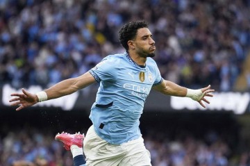 4亿欧元收入！法鹰8年卖前锋成就辉煌，德甲劲旅霸气崛起！